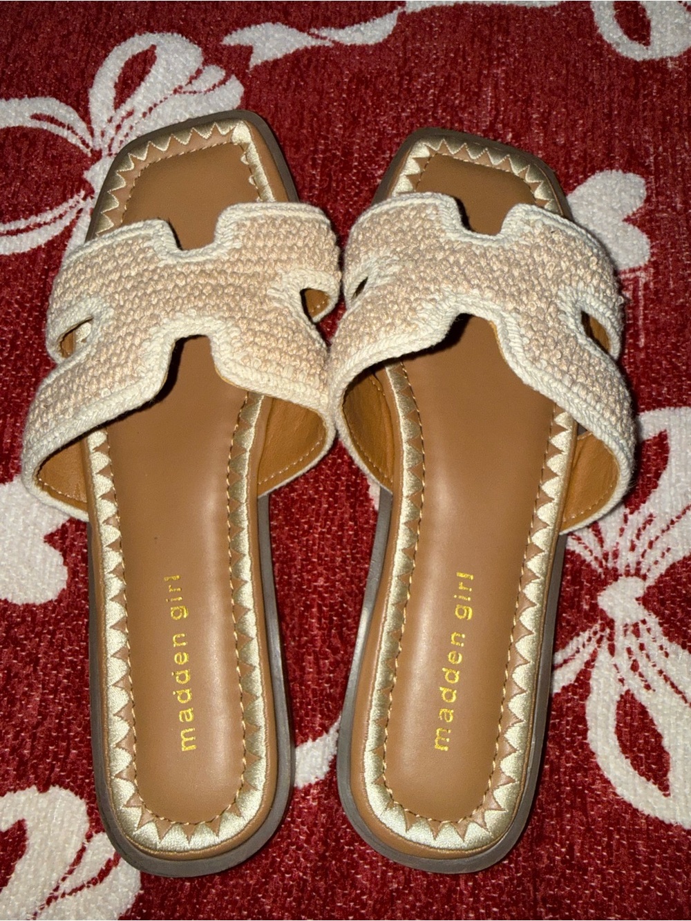 Madden Girl Cream Woven Slide Sandals Women’s size 10